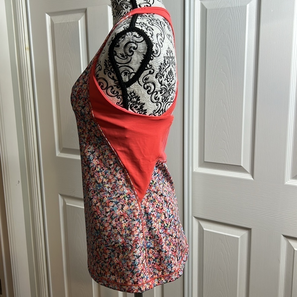 Lululemon Mesh With Me Pink Peach Floral Tank‎ Top 8 - Picture 2 of 5